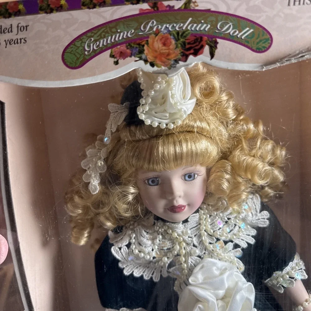 Victorian Collection Limited Edition‎ Porcelain Doll Distressed Box 18 In #76867